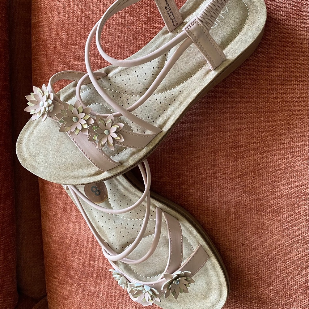 Ladies light pink sandals